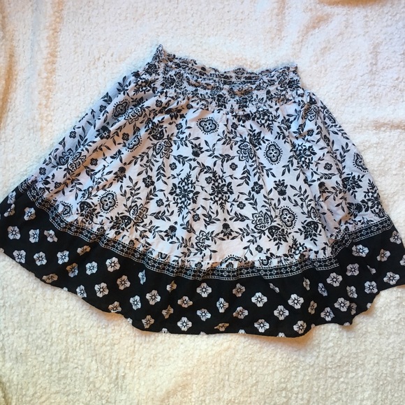 Tracy Evans Dresses & Skirts - Tracy Evans Limited Floral Skirt